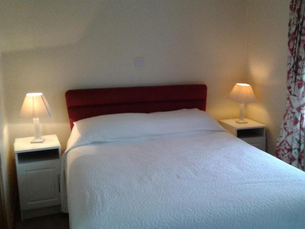 แคลนซีสแห่งเกลนฟาร์น Hotel Glenfarne ภายนอก รูปภาพ